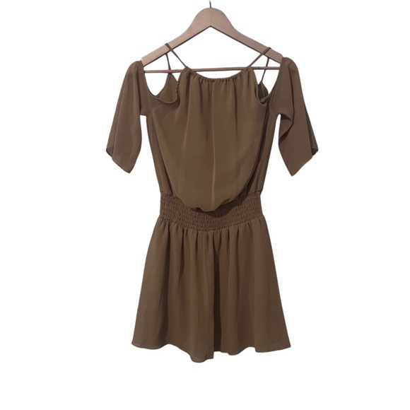 NWOT BCBGeneration Women's Gold Short Sleeve Dress Size XS - Picture 2 of 3